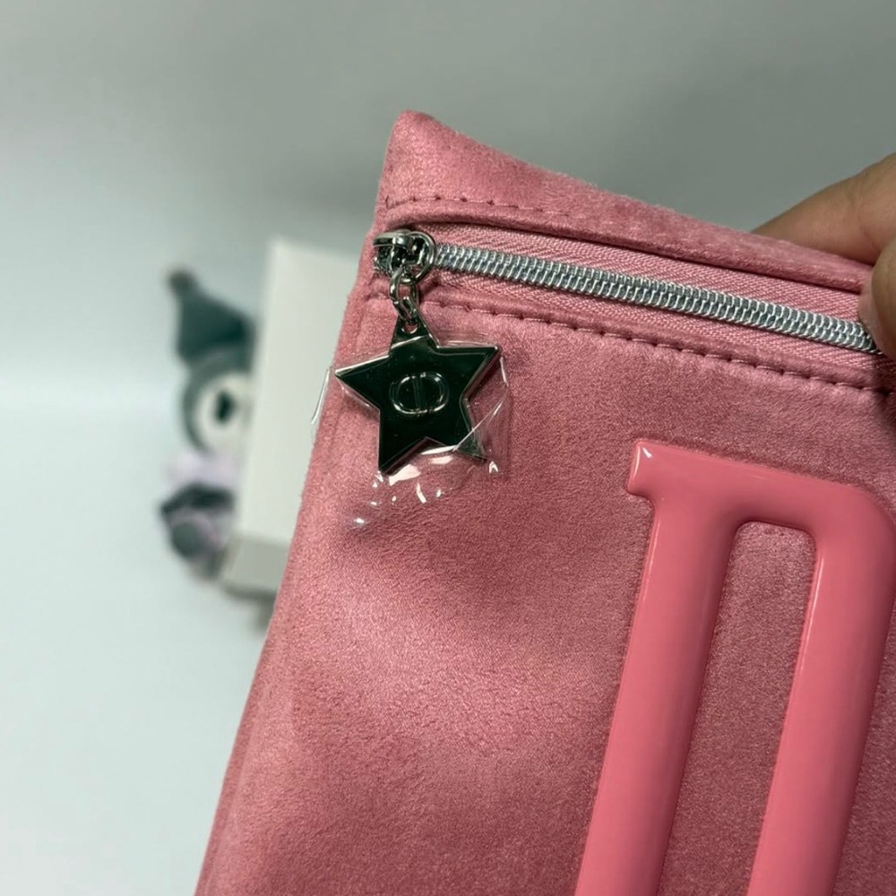 Dior Beaute Pink Cosmetic Bag - Picture 5 of 5